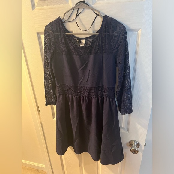 Long sleeve lace navy dress from H&M - Picture 1 of 3